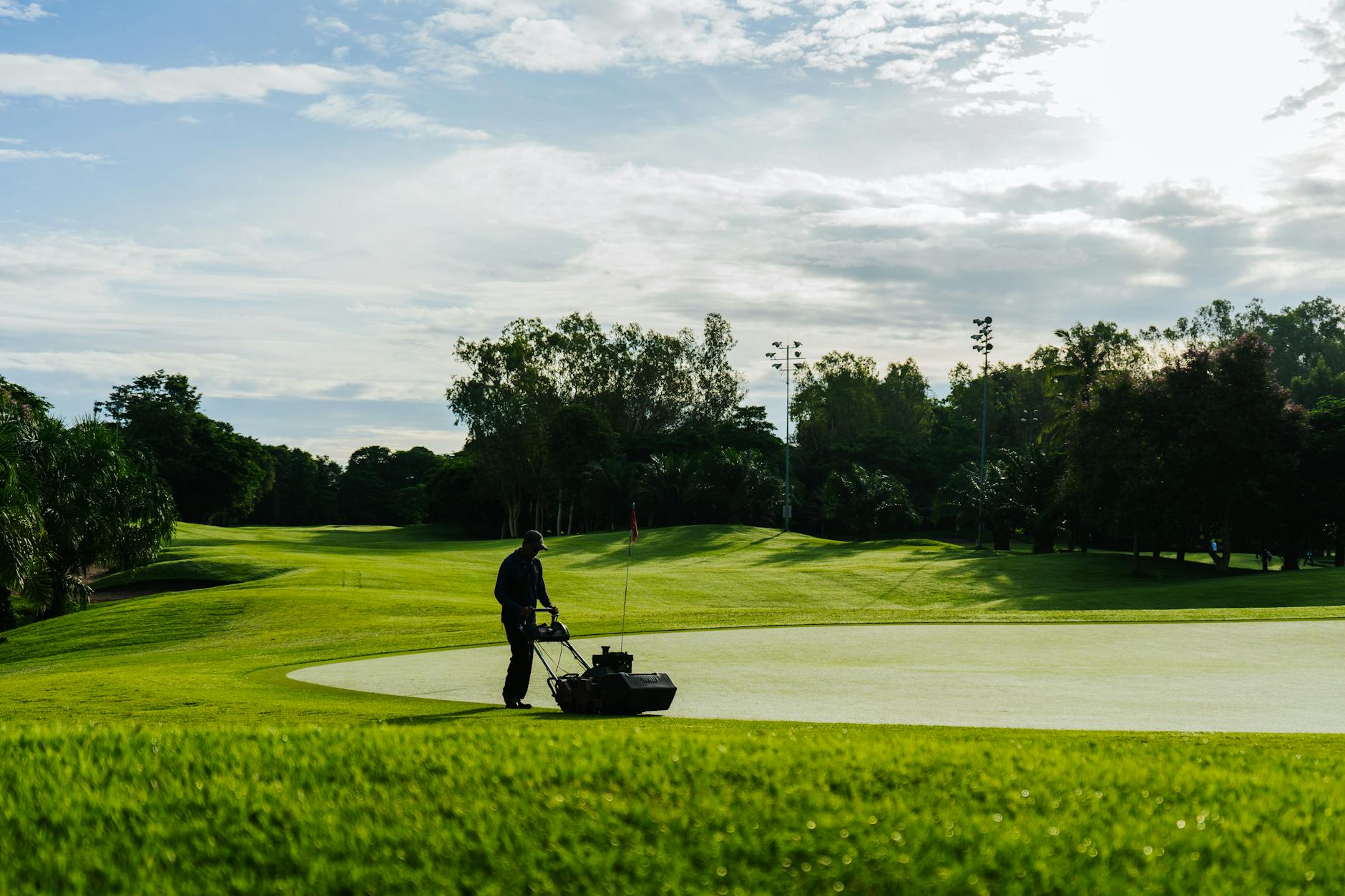 How to Handle Pressure on the Golf Course: A Mental Game Guide