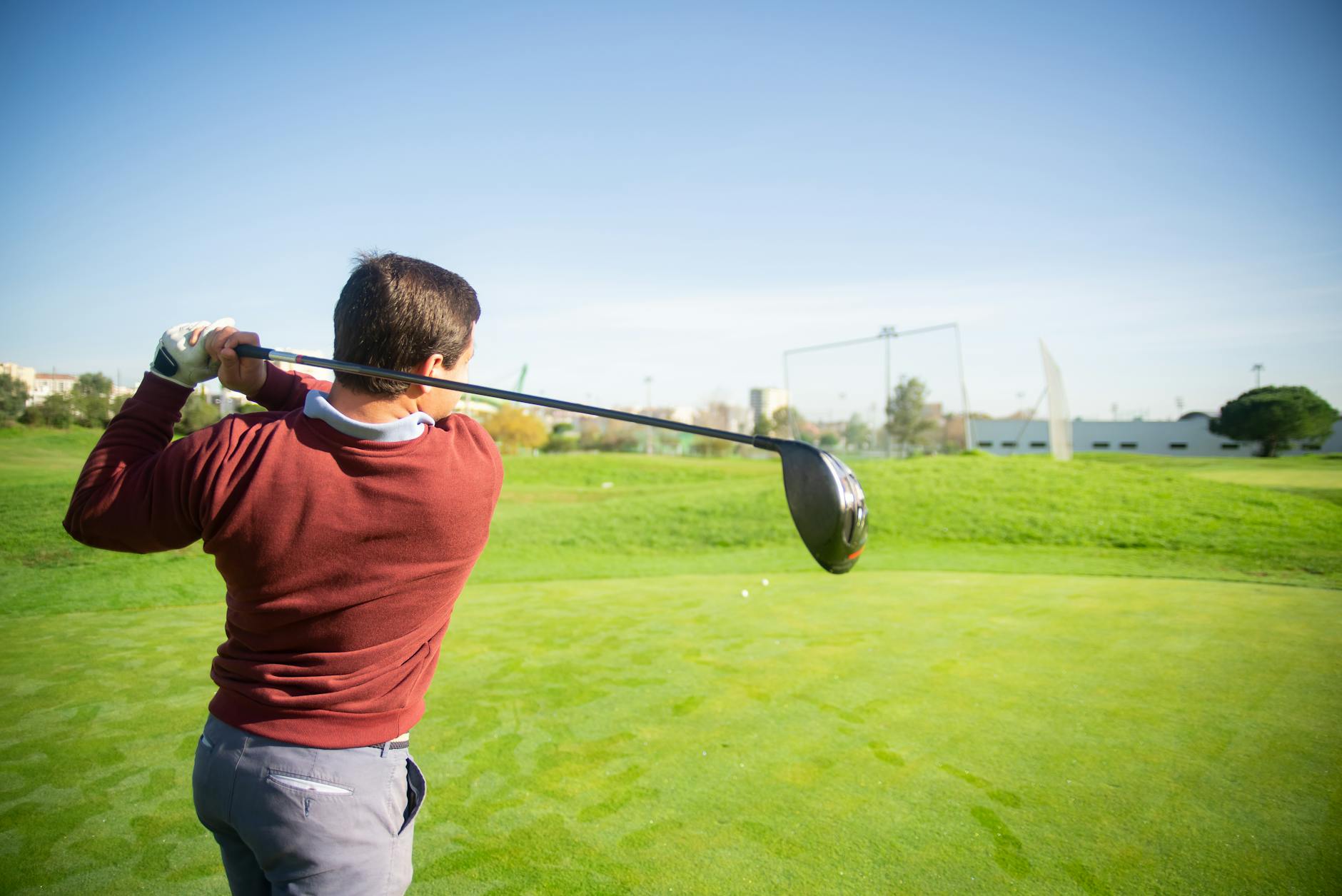 How to Handle Pressure on the Golf Course: A Mental Game Guide
