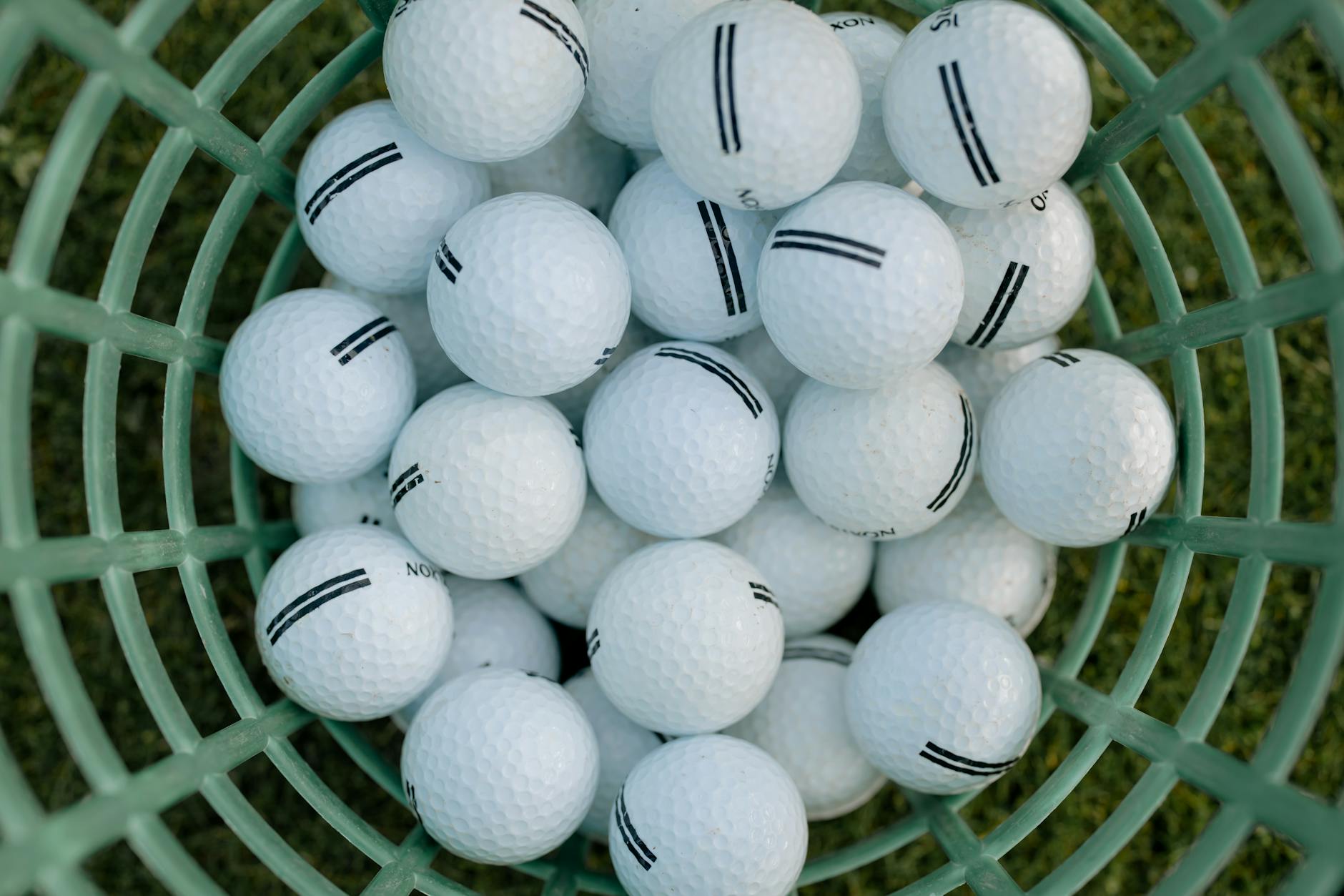 home page 24 Bridgestone's Black TOUR B Balls Sold Out In Under An Hour
