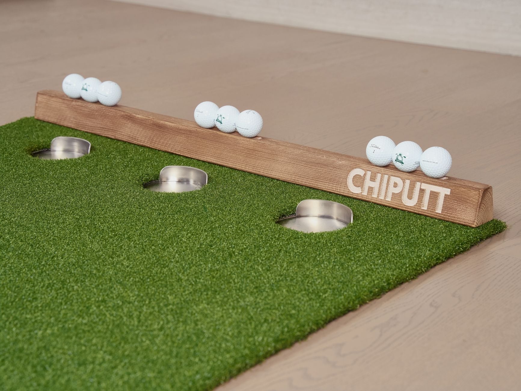 How to Chip in Golf: Technique for Beginners